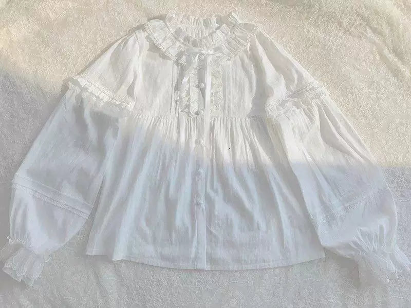 Sweetheart Dream Machine - Ruffle Collar - White long-sleeve blouse with lace-trimmed cuffs