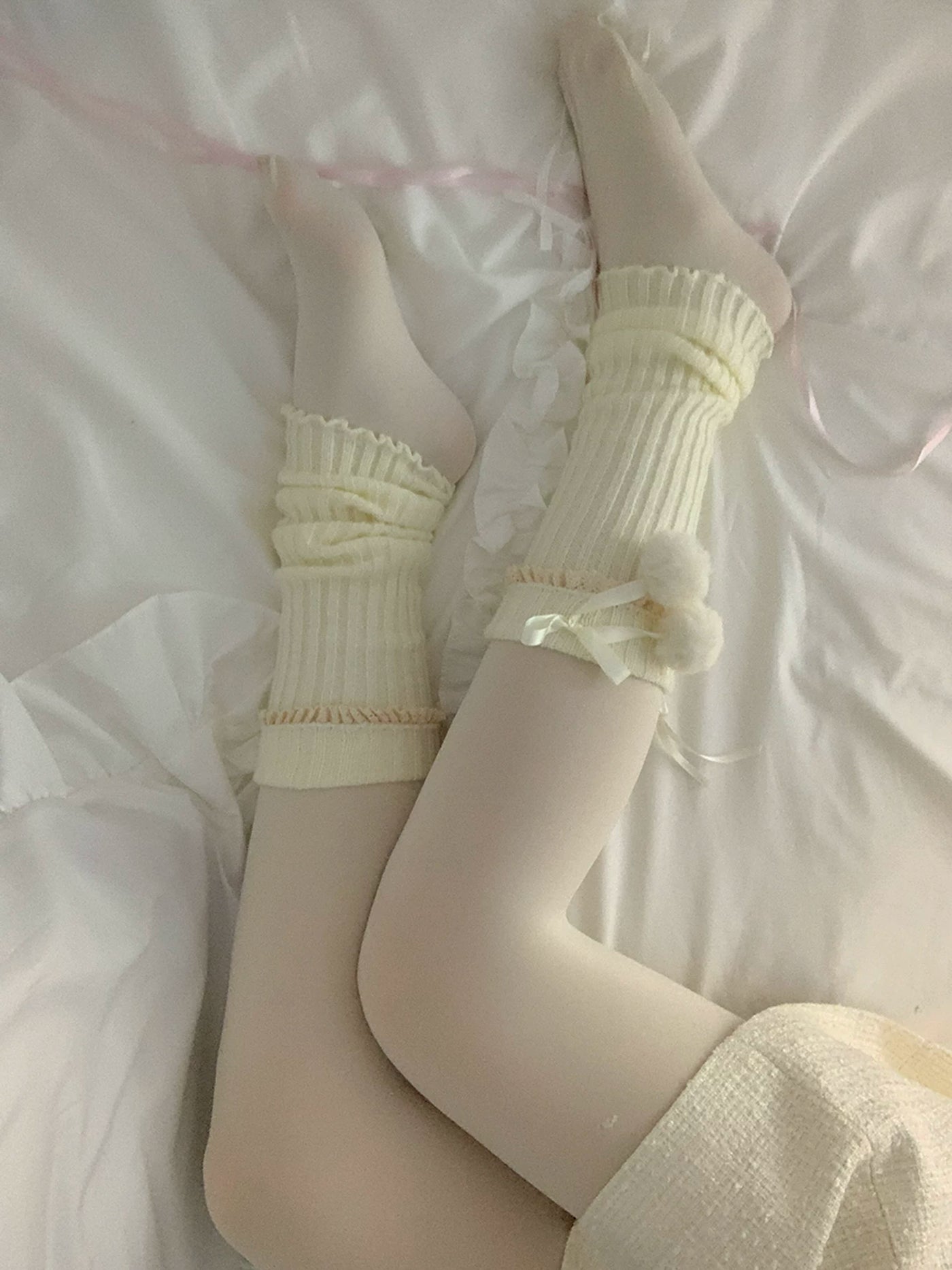roji roji - Lace Pom-Pom - Knit Leg Warmers with Lace Edging, Ribbon Ties and Handmade Pom-Poms