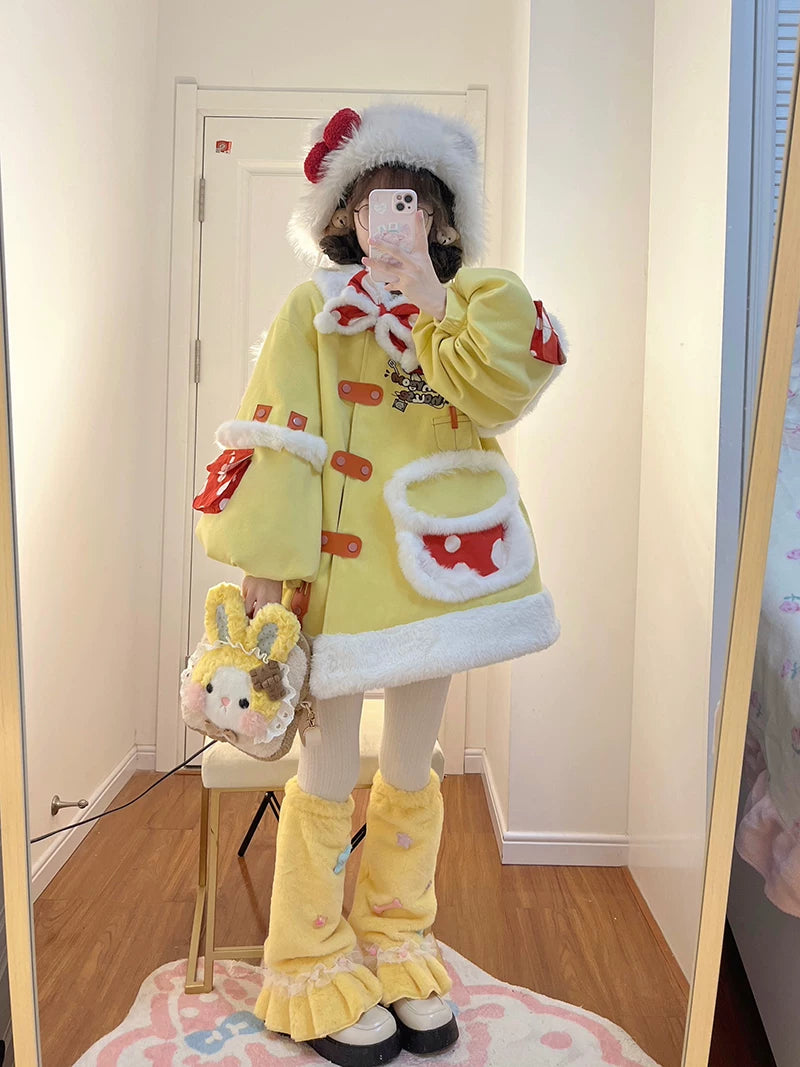 Baozi Pig - Mushroom House - Yellow padded jacket with mushroom-house embroidery
