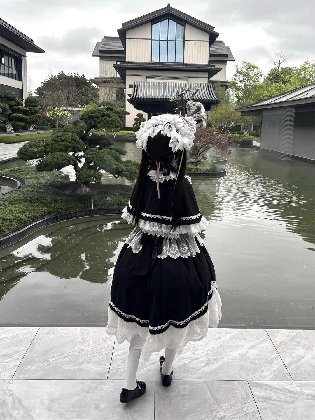 Creamy - Angelic Monochrome - Black-and-White JSK Dress with Cape