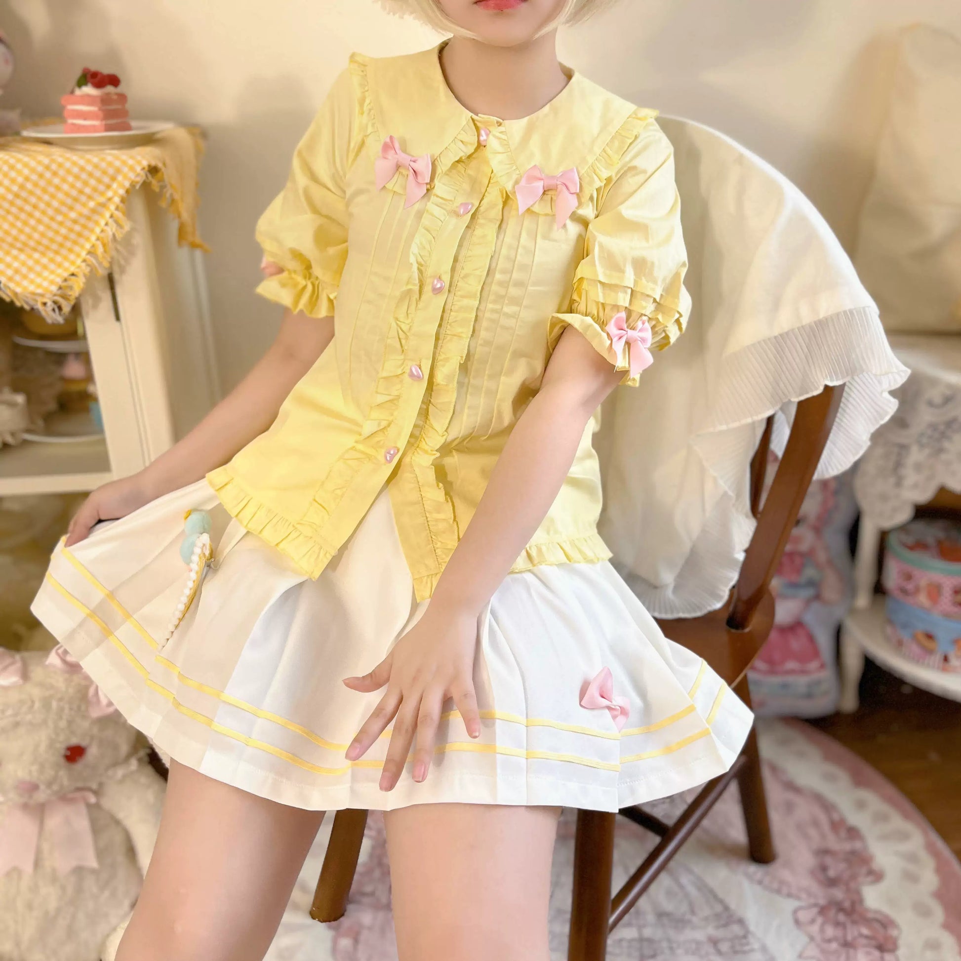 Lady Han cute rabbit blouse from Lolita Fetch featuring a charming rabbit design and soft fabric, perfect for a playful, stylish look.