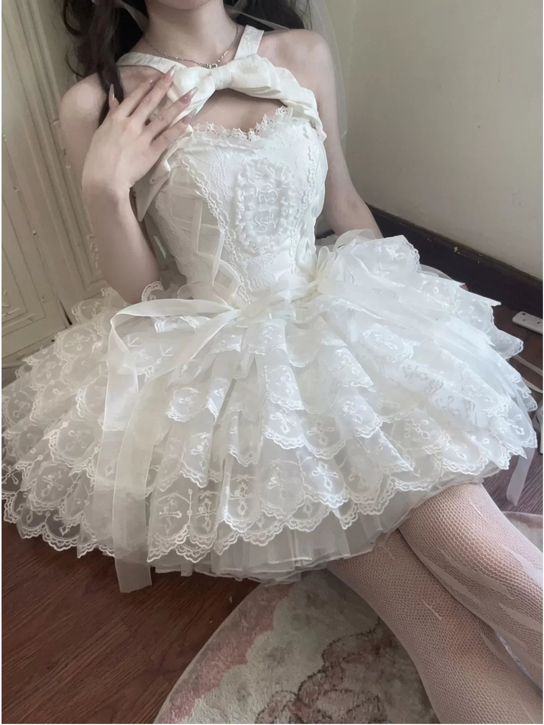 Creamy - White Swan Ballet - White halter-neck Lolita dress with a layered lace skirt