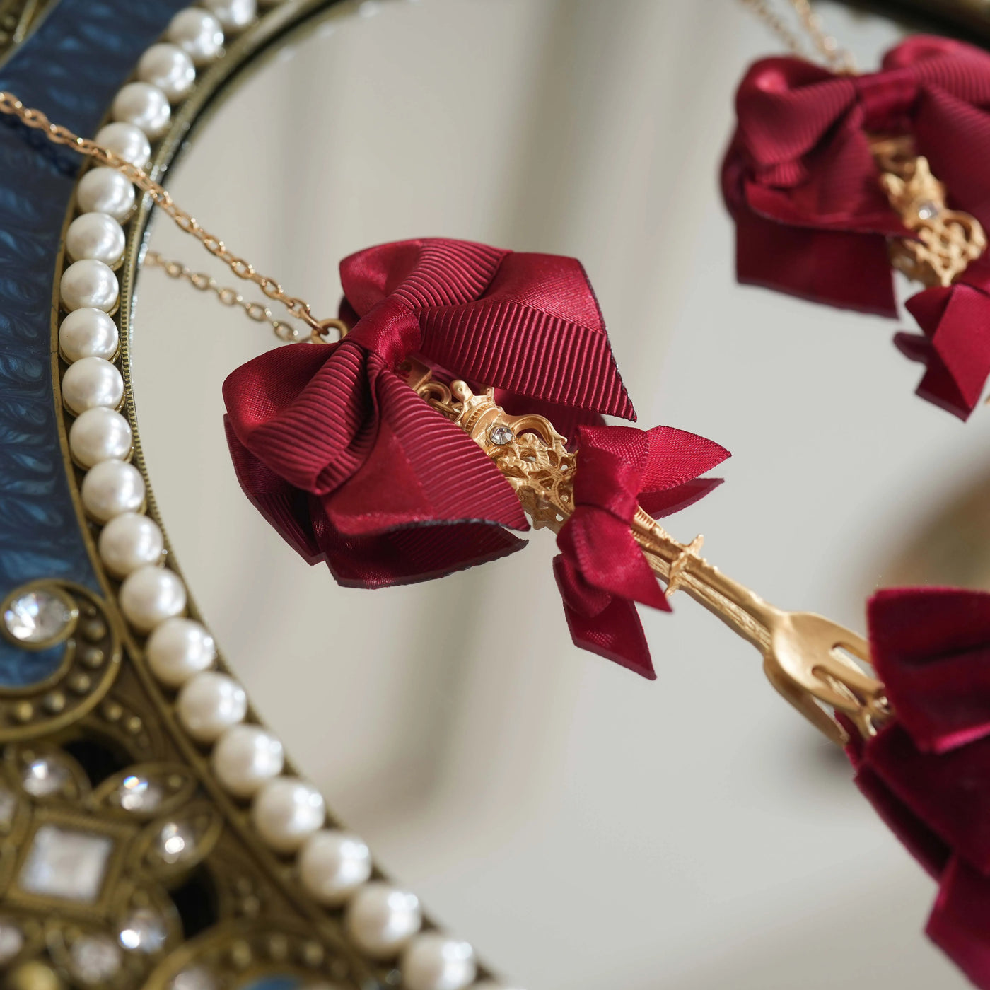 Star Box - Drink Me! - Bow and Flower Pendant Necklace