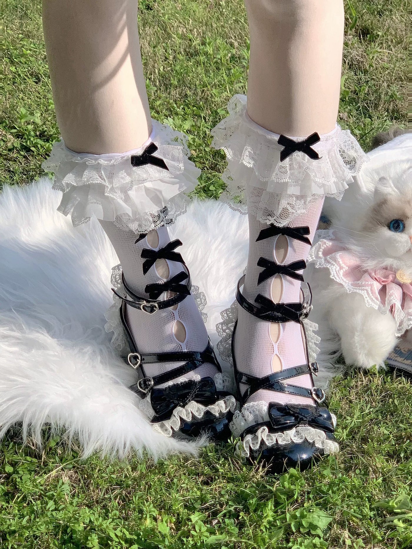 Fantasy Doll - Lace Window - Short Socks with Cutouts and Three-Tier Lace Trim