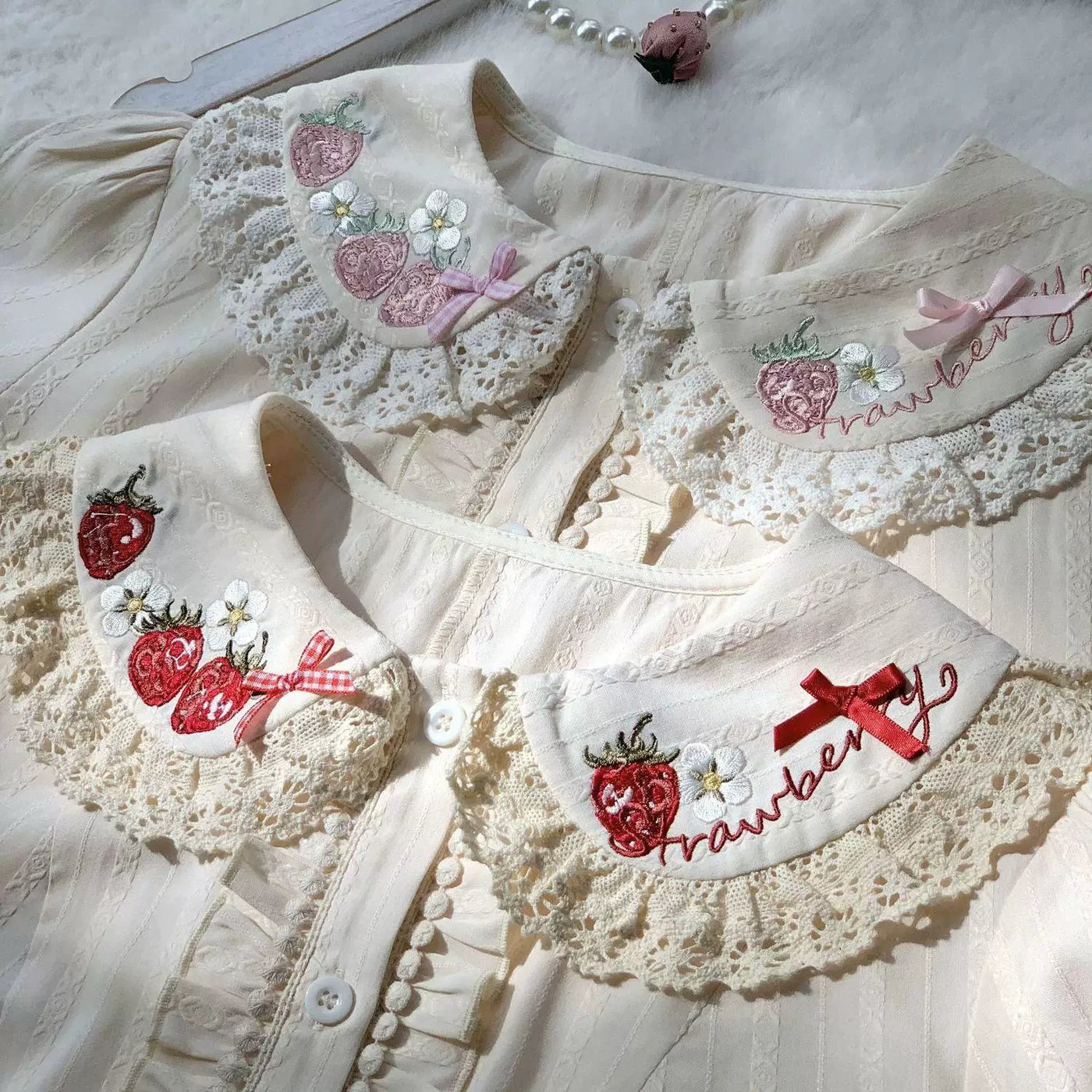 Sweetheart Dream Machine - Strawberry Garden - Short-Sleeve Lolita Blouse with Lace Trim