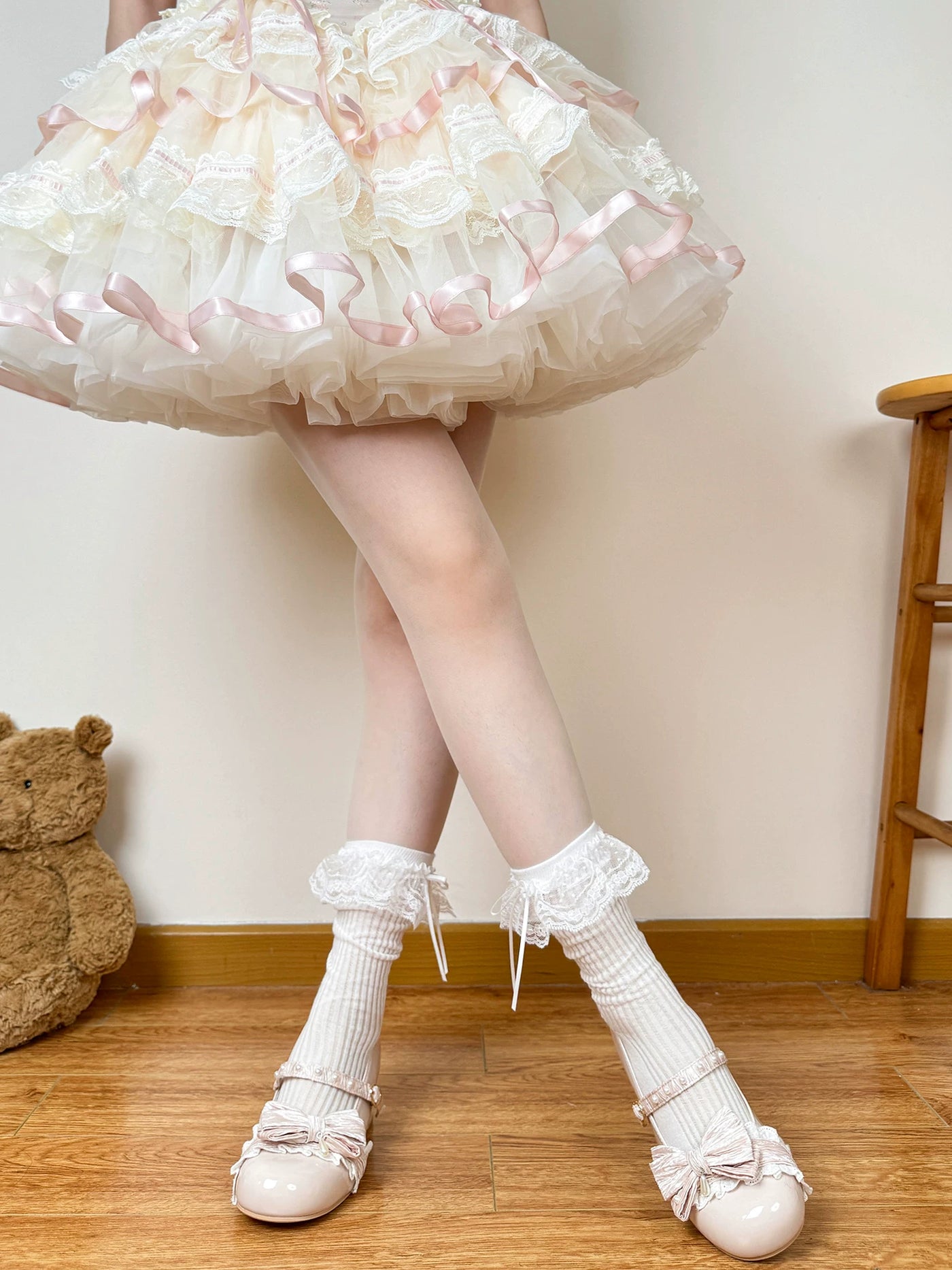 Chubby Bear Tales - Cream Ballet Lace - Bow-Trimmed Lolita Socks