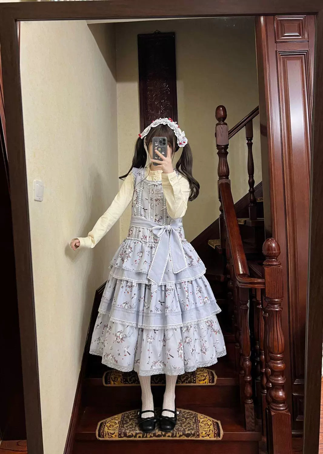 Sweetheart Dream Machine - Heiress Collar - Long-sleeve blouse with a ruffled lace collar