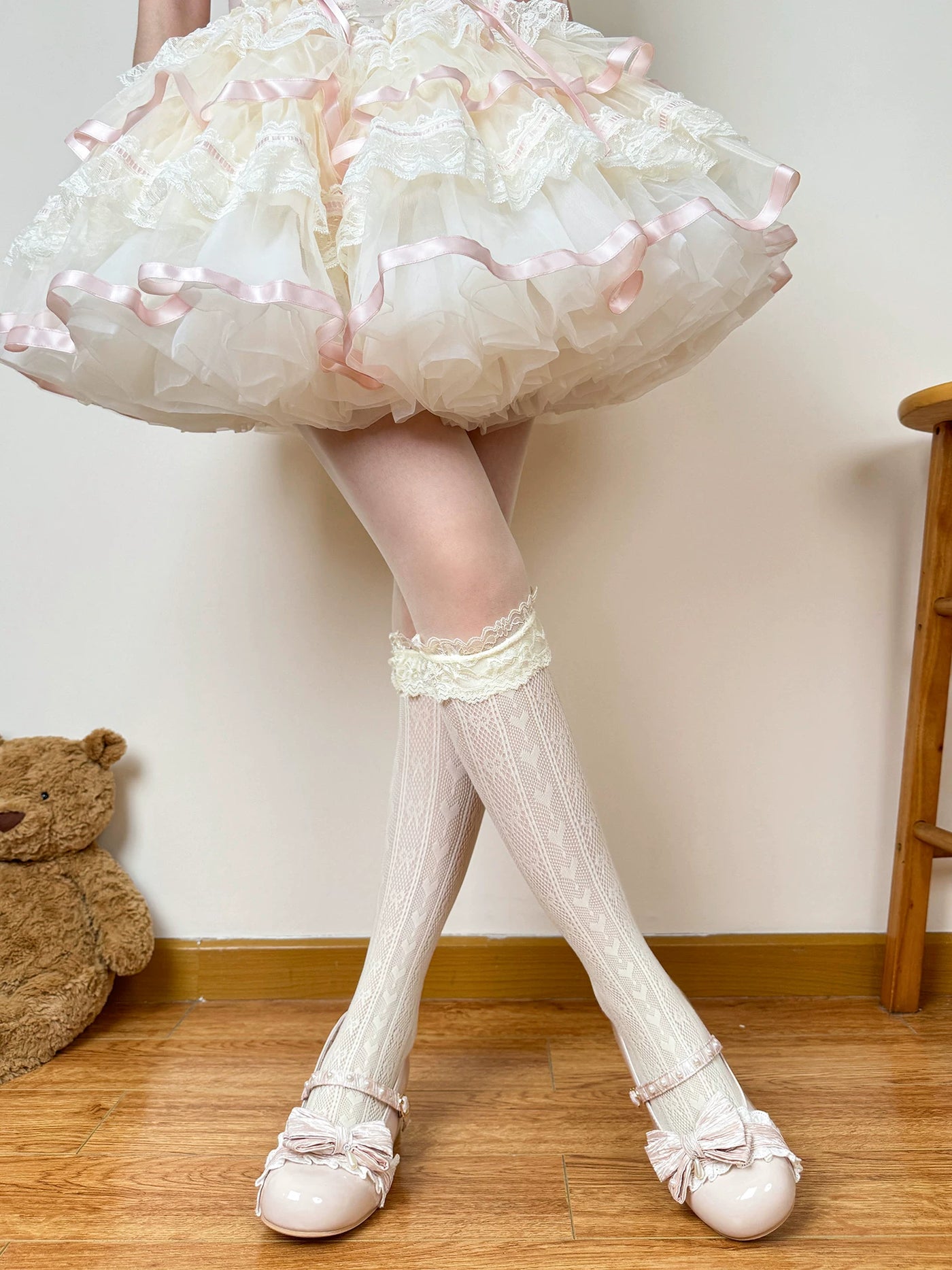 Chubby Bear Tales - Sophia Ballet - Milky-Yellow Mid-Calf Lace Bow Slouch Socks