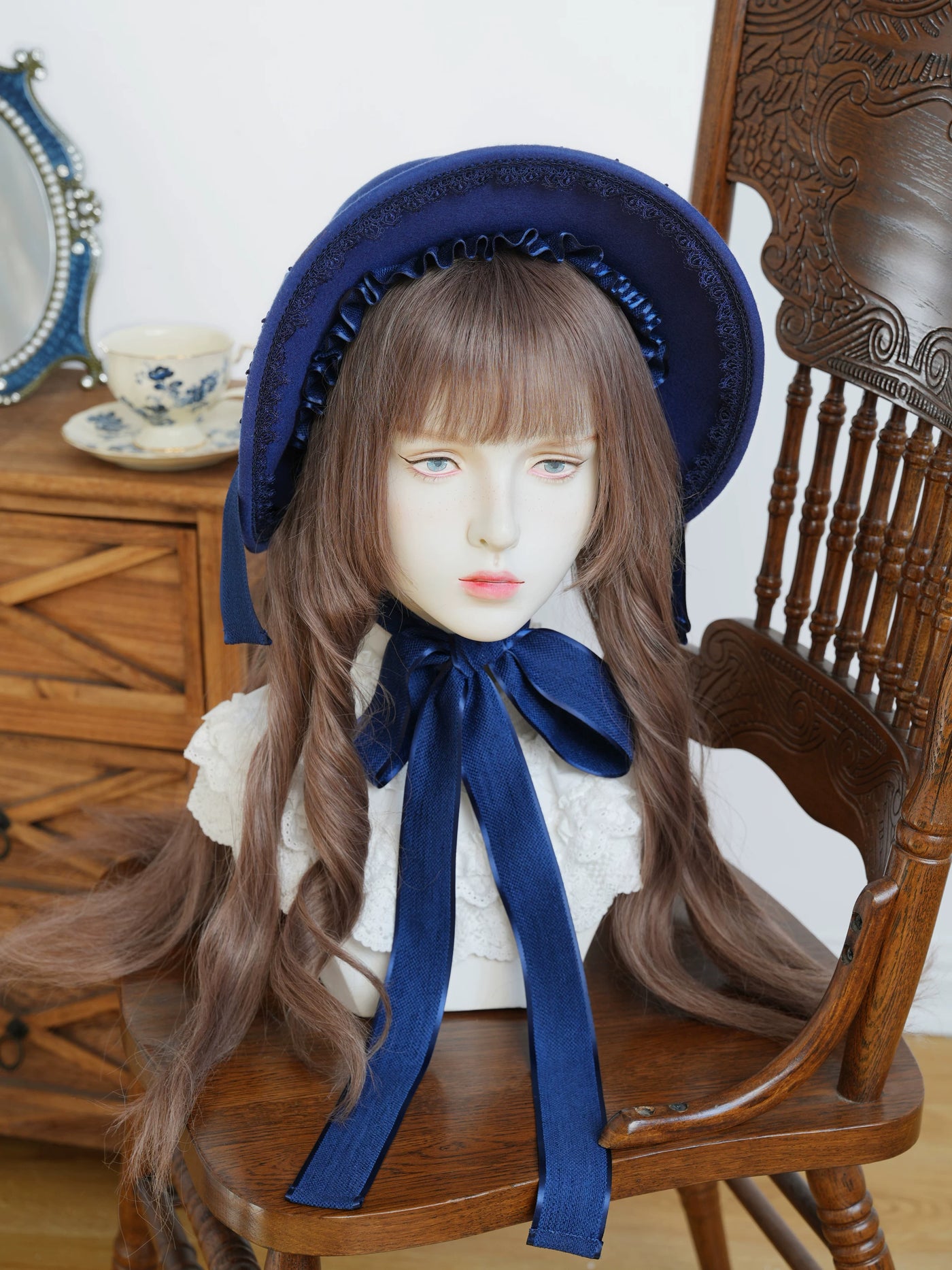 Star Box - Pearl Lady - Broad-Brim Bonnet with a Side Bow