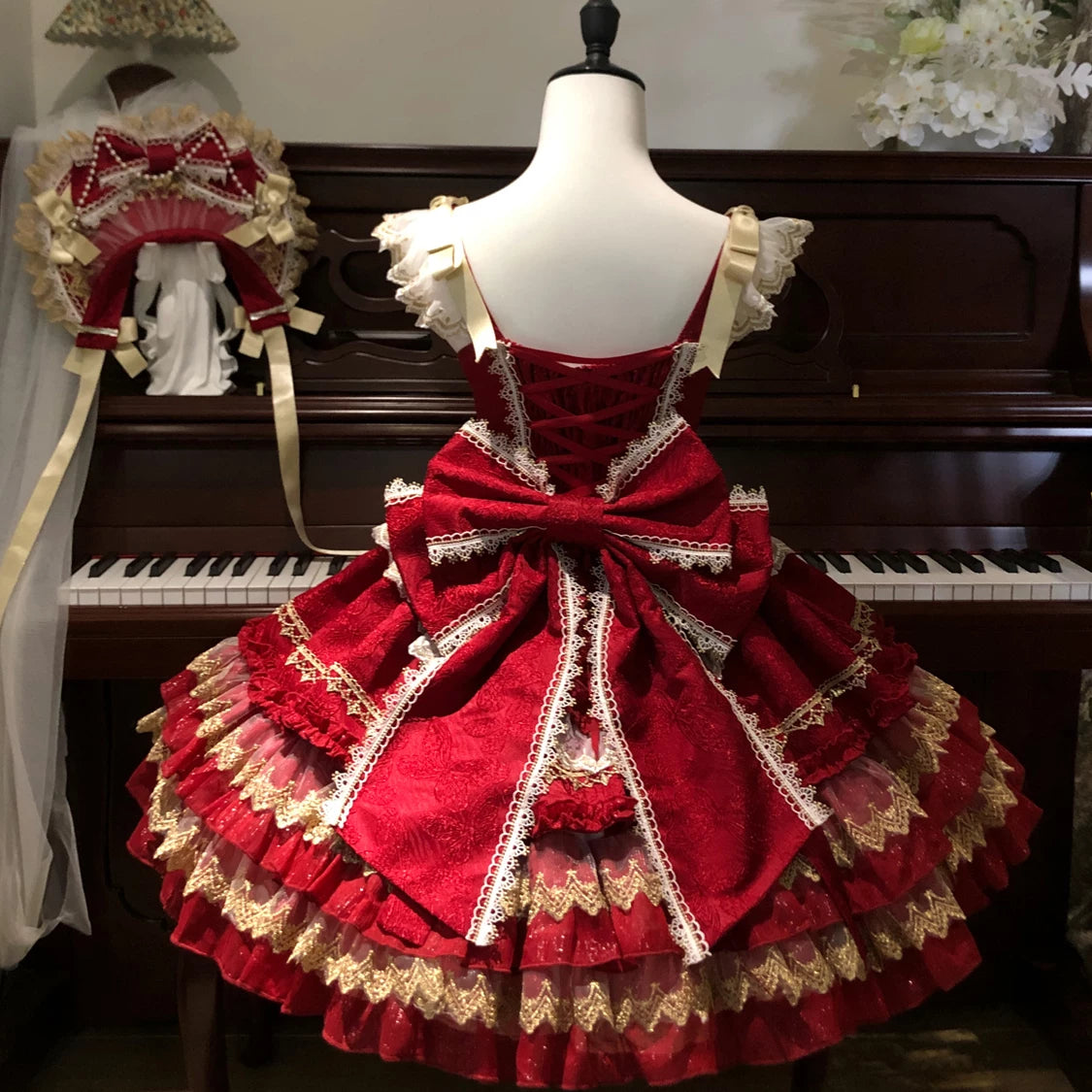 Lady Han Gilt Memory JSK dress by Lolita Fetch, featuring intricate vintage-inspired design with elegant gold accents and lace details.