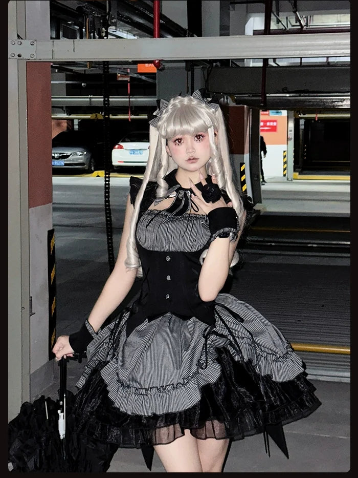 Alice Girl - Lolita Potion - Gothic Lolita Cuffs and Embroidered Badge