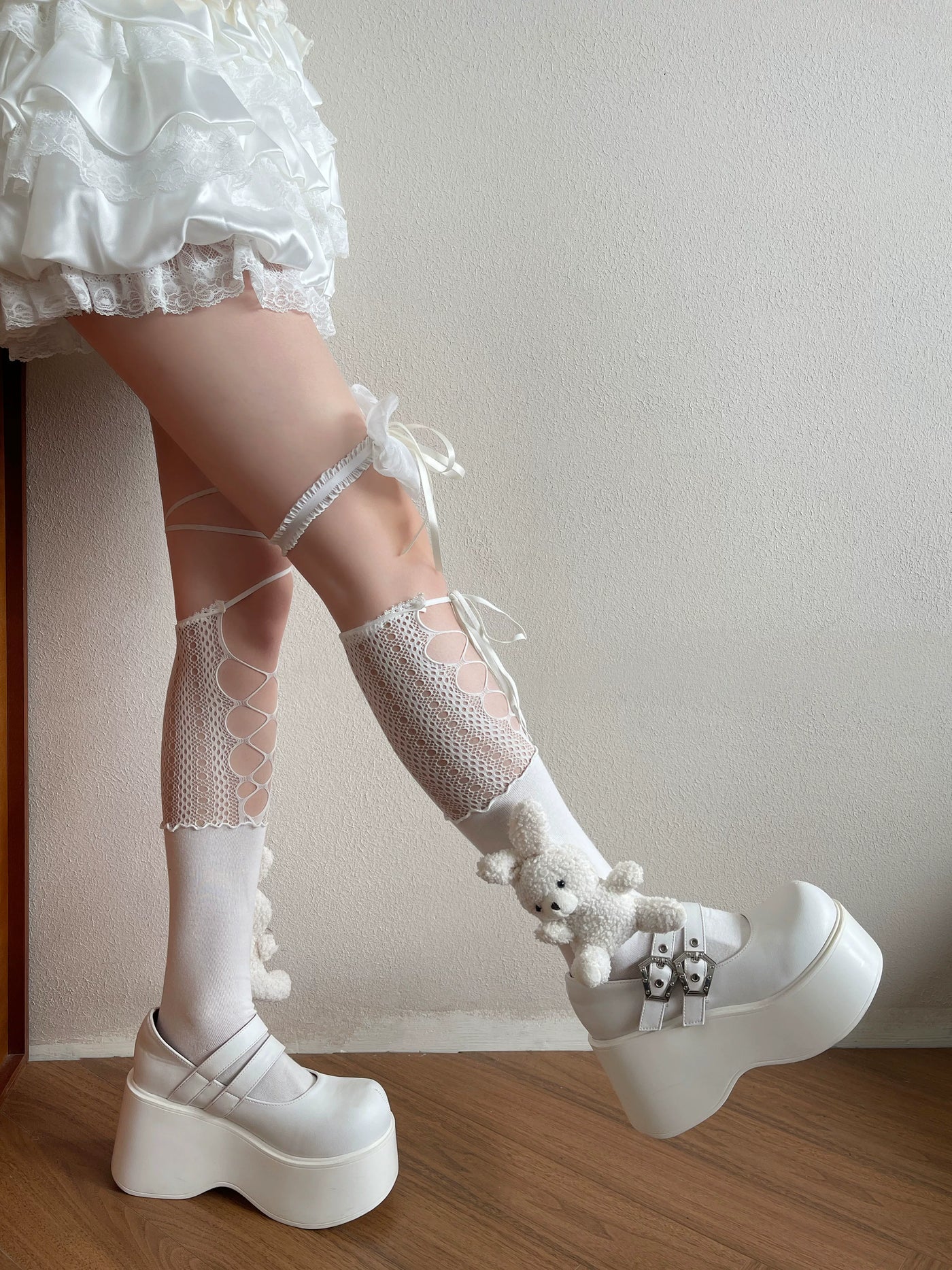 Sock Noble - Vintage Rabbit Ballet - Lace socks with a one-leg bow garter