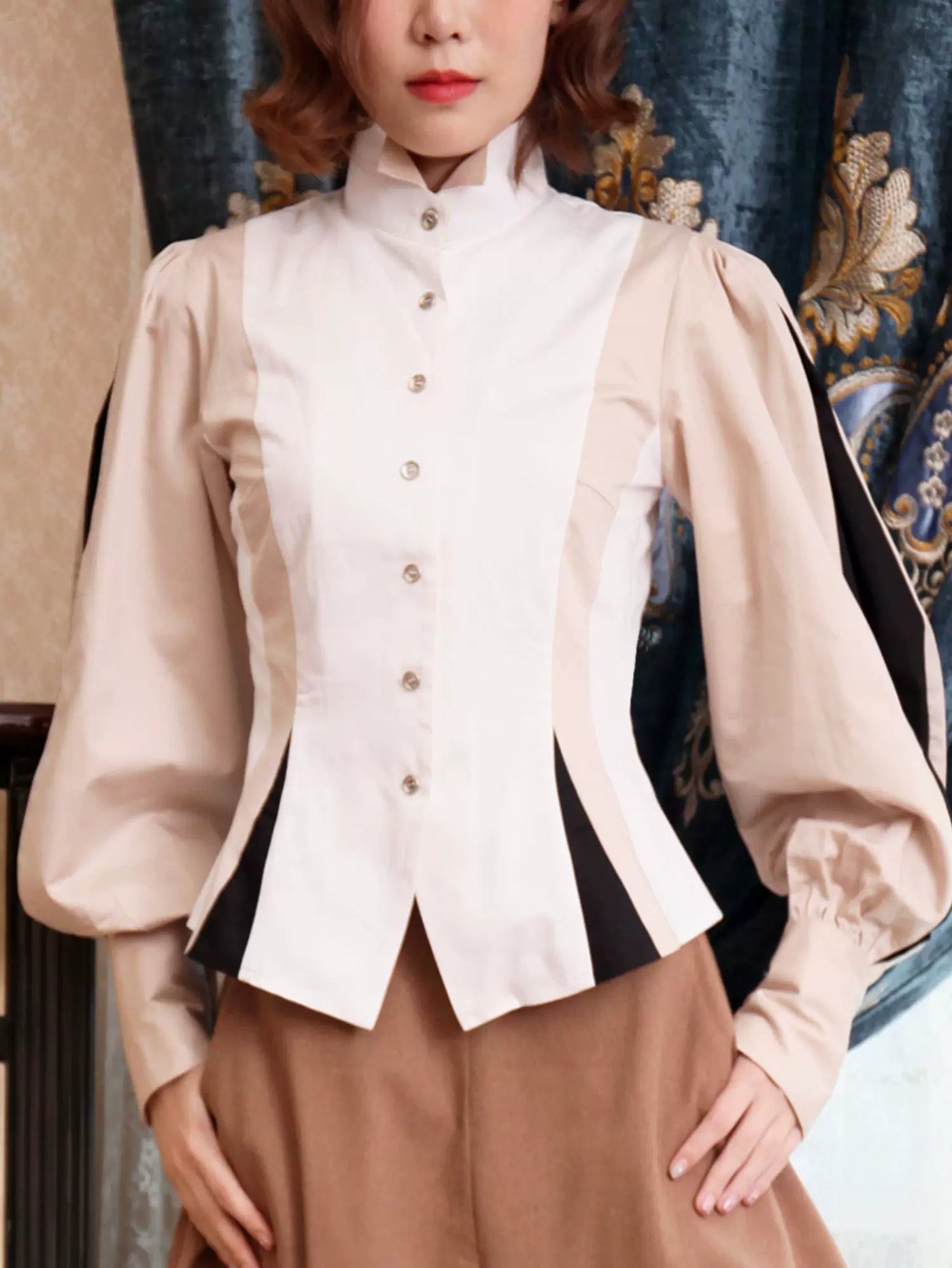 LACE GARDEN - Court Splice - Cotton Blouse with a Pointed Stand Collar
