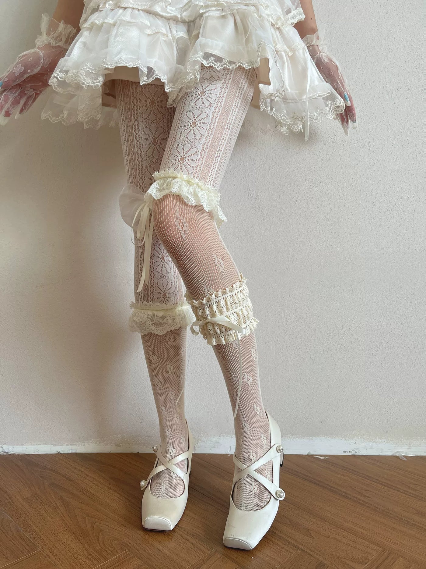 Sock Noble - Lace Bow Layering - Tights and leg garters with lace trim