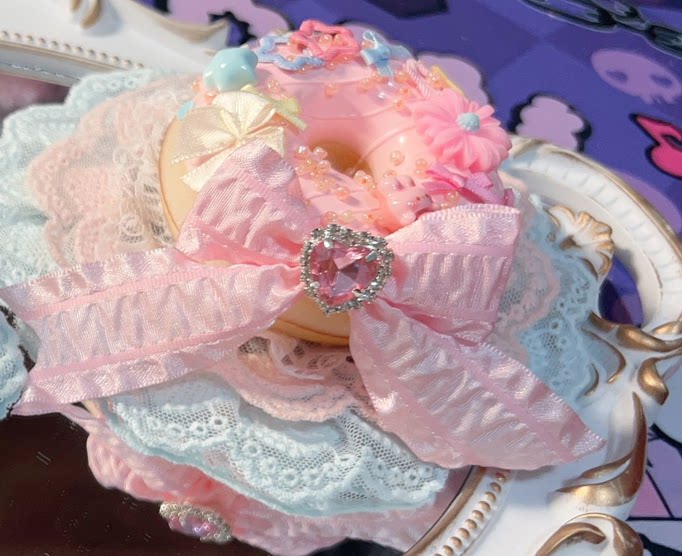 Golden Pikaka - Donut Collection - Small Top Hat with Bow and Dessert Details