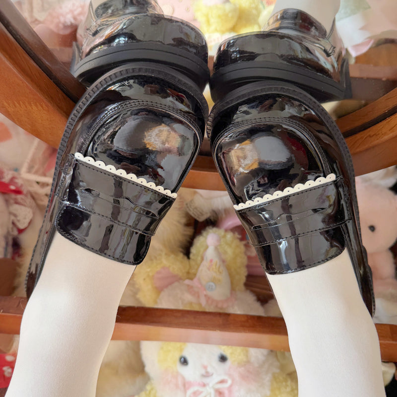 Kitten Toast – Little Bear Academy – Embroidered Loafers in Black - 4.5 cm Heel — product photo 9