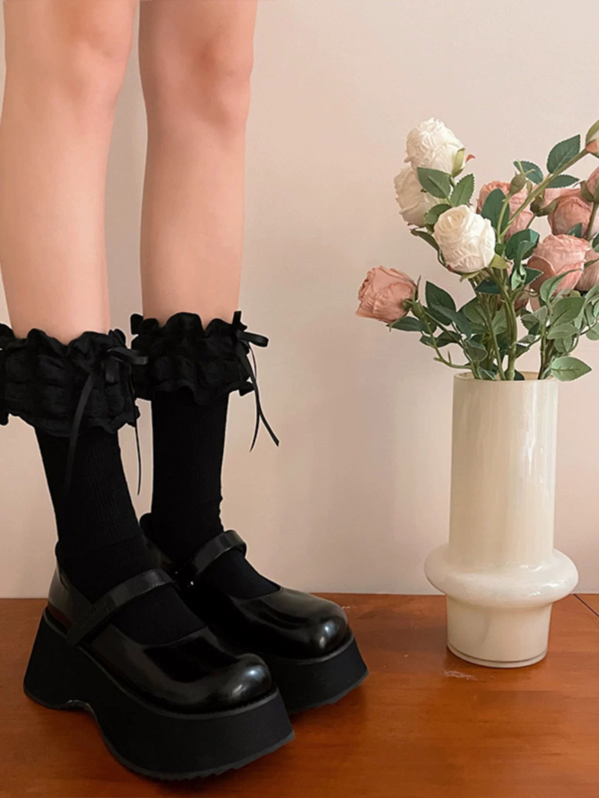 Sock Noble - Puff Cream - Slouch Socks with Ruffled Ribbon Cuffs