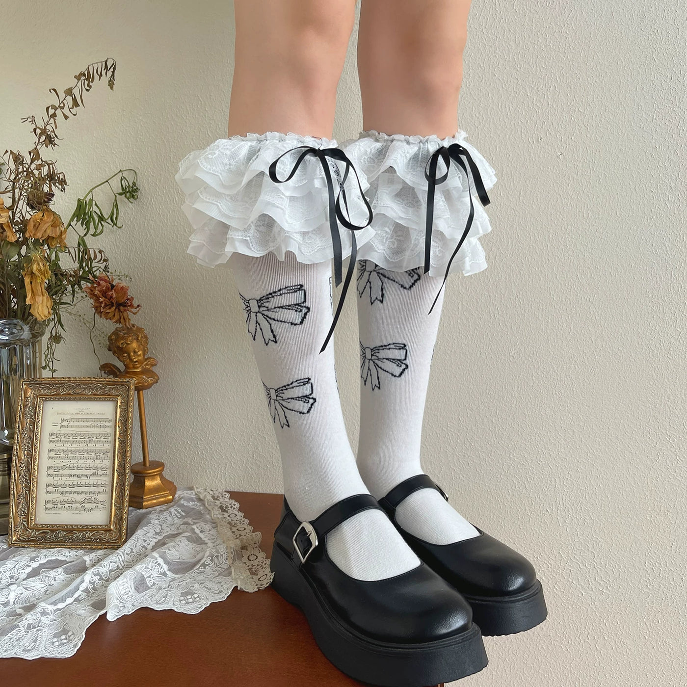 Sock Noble - Tiered lace bow mid-calf socks - Socks