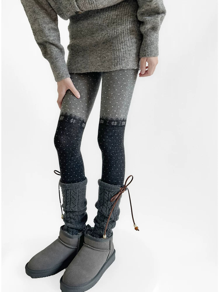 Fantasy Doll - Snowflake Contrast - Polka-Dot Tights with Snowflake Panel