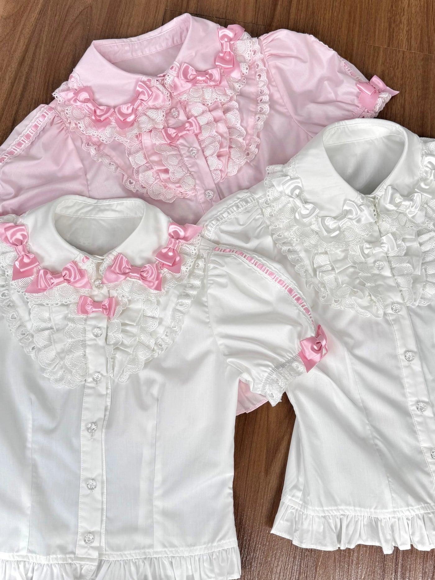 Tata Long Ear - Vintage Bow Lace - Short-Sleeve Blouse with a Doll Collar