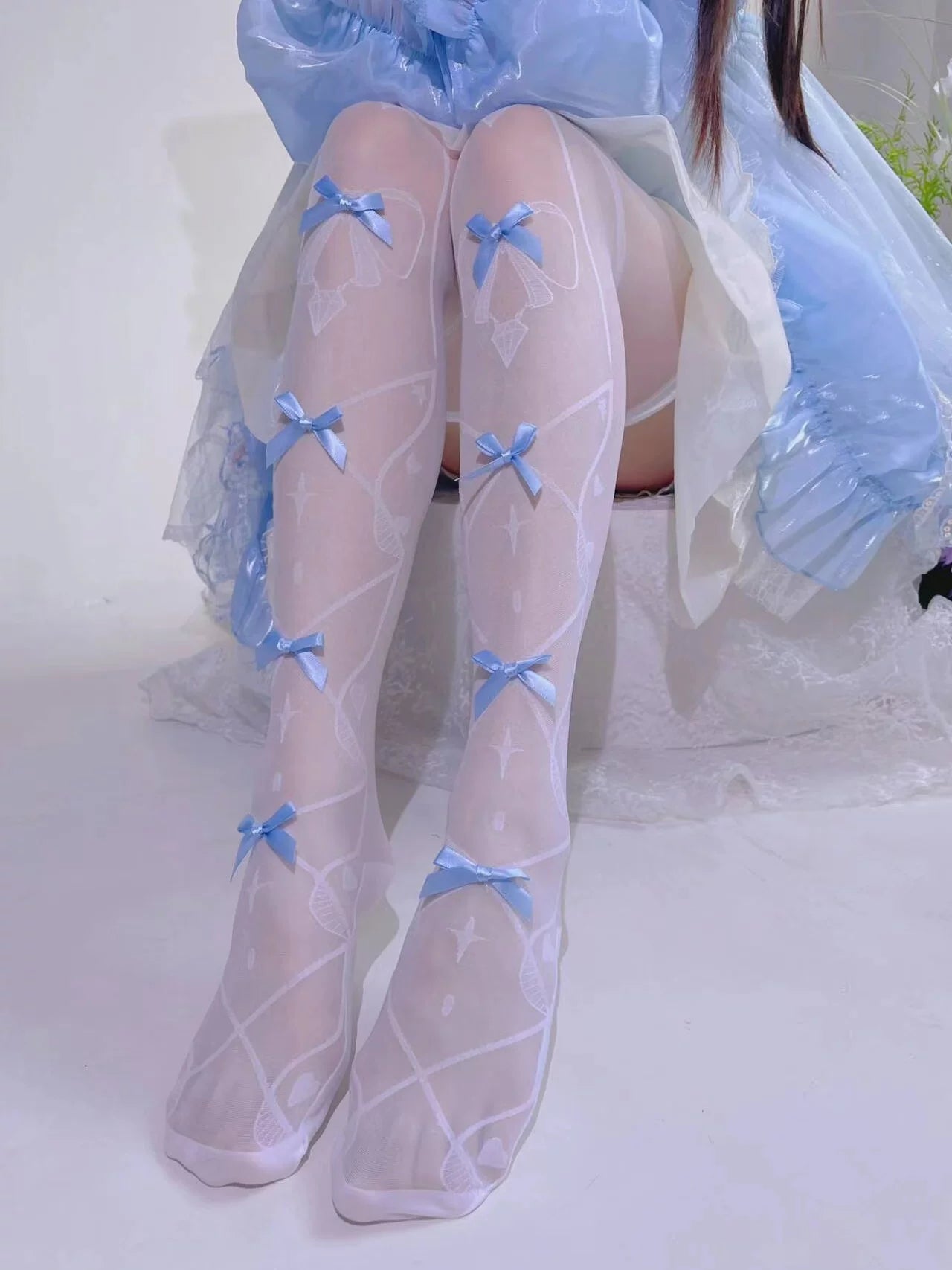 Fantasy Doll - Ribbon Jacquard - Over-the-knee jacquard socks with card-suit motifs