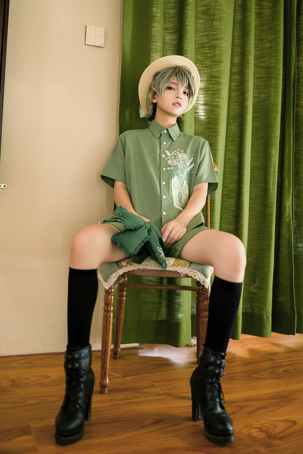 Princess Chronicles - Limited Flowering Time - Retro Green Flower Embroidery Shirt