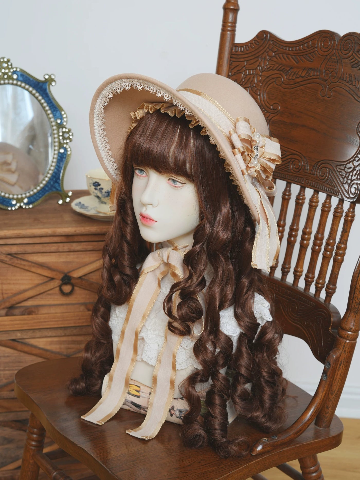 Star Box - Pearl Lady - Broad-Brim Bonnet with a Side Bow