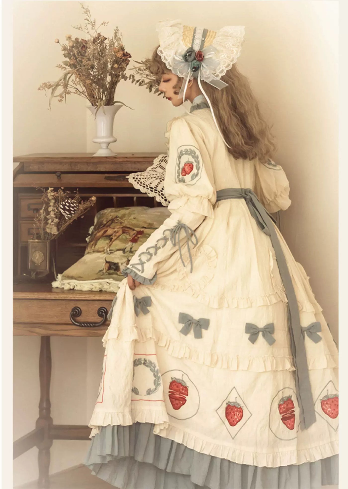 Baozi Pig - Strawberry Jam - Long-Sleeve OP with Red Strawberry Motifs and Blue-Grey Ruffles