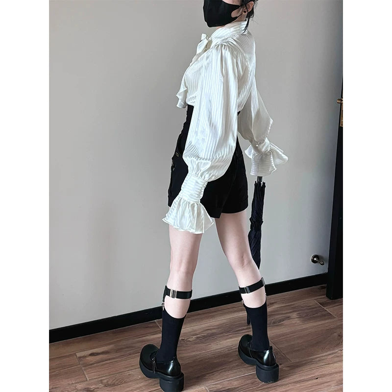 Creamy - French Noir - White blouse and black shorts set with a flared collar and chest bow