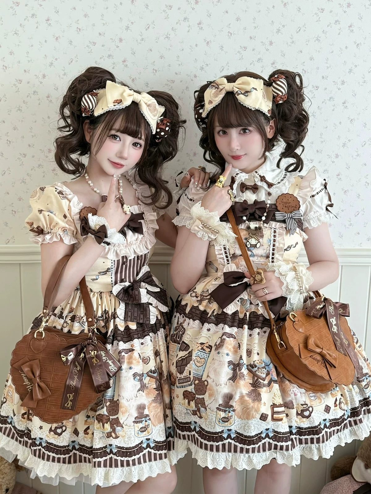 sheeppuff - Chocolate Heart - Chocolate-Textured Heart Handbag