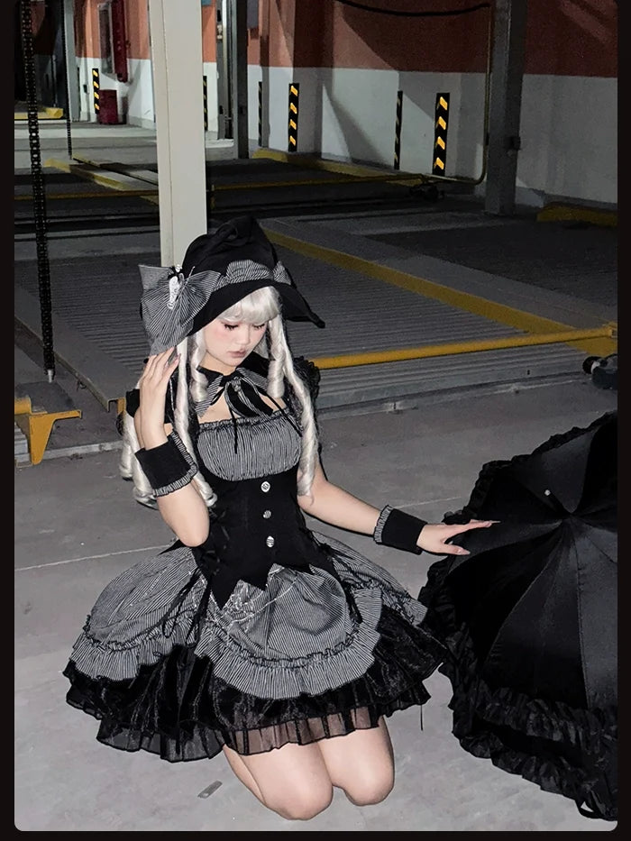 Alice Girl - Lolita Potion - Gothic Lolita Cuffs and Embroidered Badge