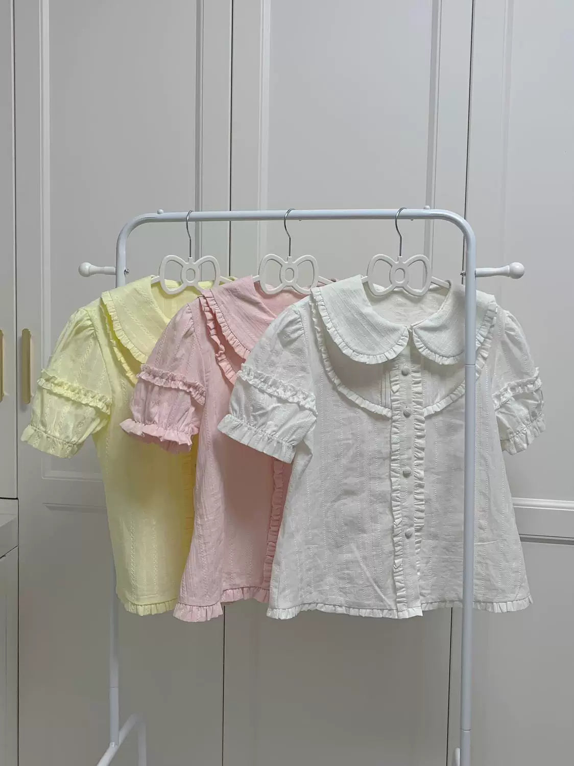 Sweetheart Dream Machine - Angel Bear - Short-Sleeve Blouse with a Ruffle-Trimmed Rounded Collar