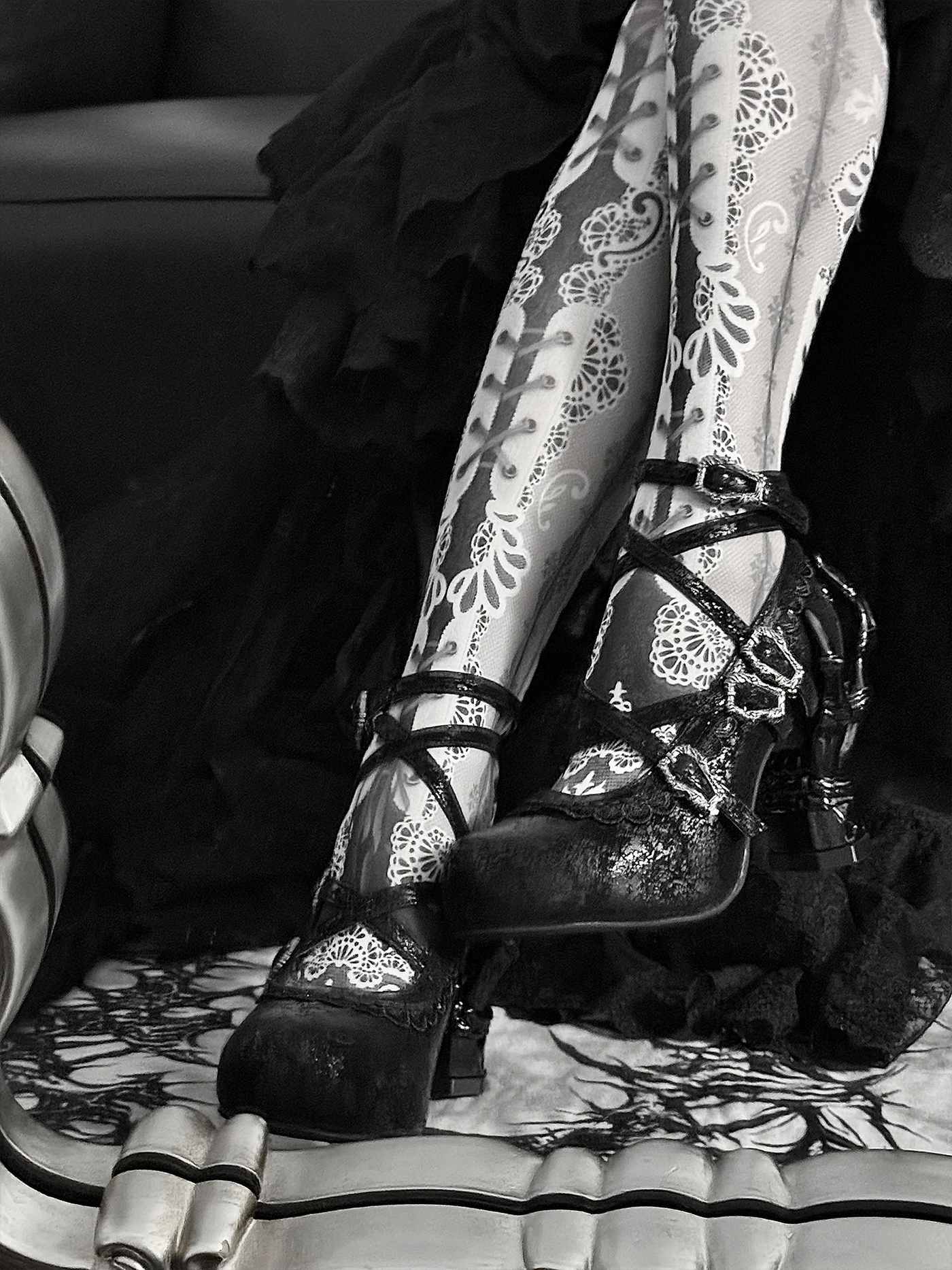 sphenoid - Tome of Holy Remains - Gothic Lolita heel shoes with 3D bone hand-shaped heels - product detail 5