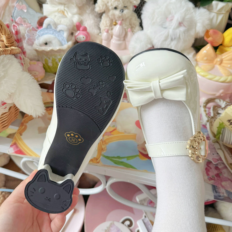 Kitten Toast – Hugging Cat – Bow Mary Jane Shoes in Glossy White - 4.5 cm Heel — product photo 14