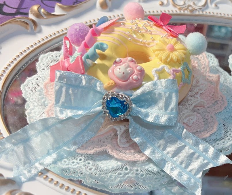 Golden Pikaka - Donut Collection - Small Top Hat with Bow and Dessert Details