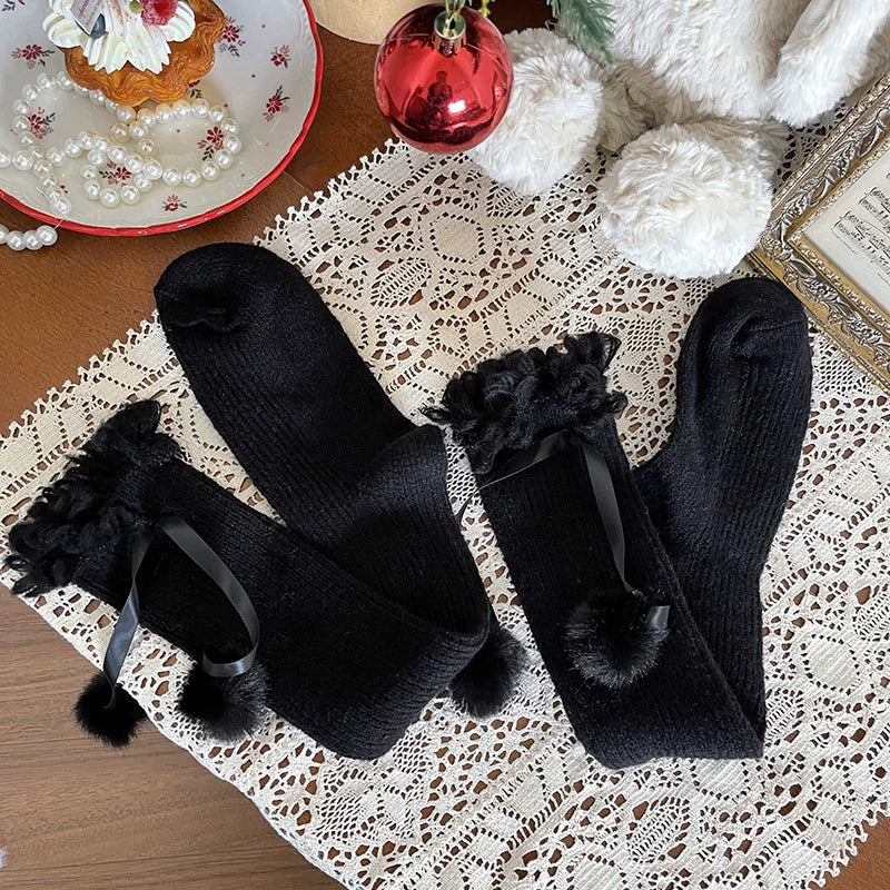 Sock Noble - Winter Scarlet - Scrunch socks with curly white trim