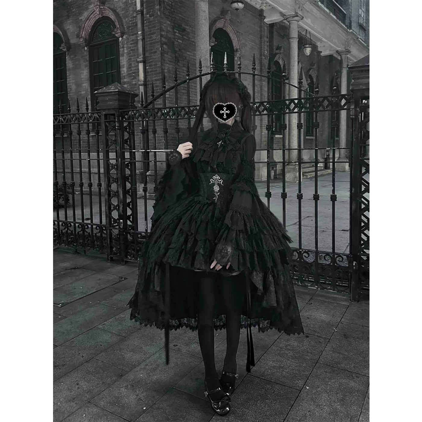 Creamy - Dark Gothic - Black Blouse and Waist-Cincher Skirt Set with Detachable Hime Sleeves