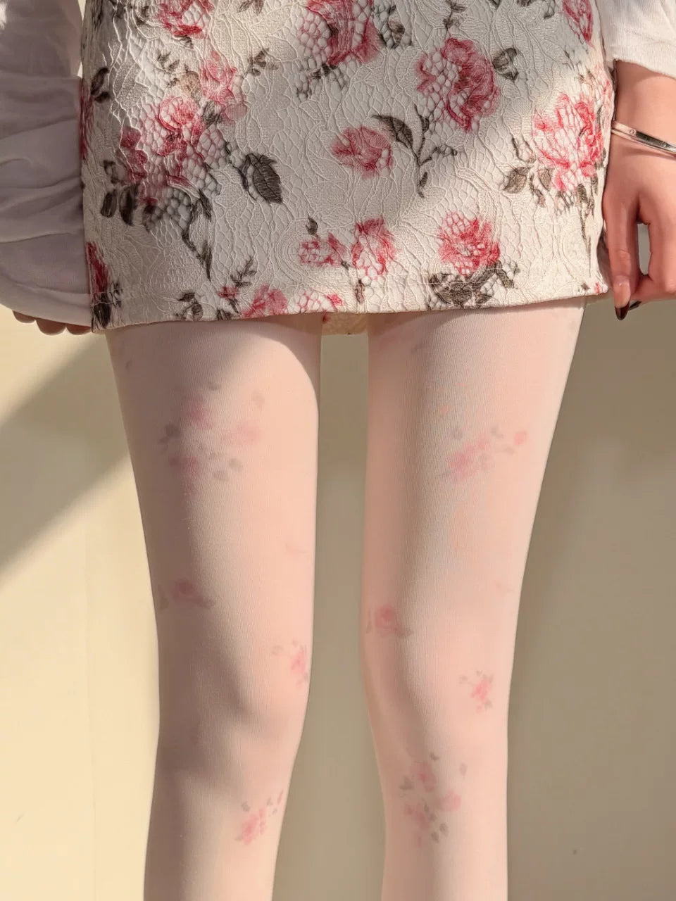 Fantasy Doll milky-white floral tights with pink flower motifs and pale pink shoes