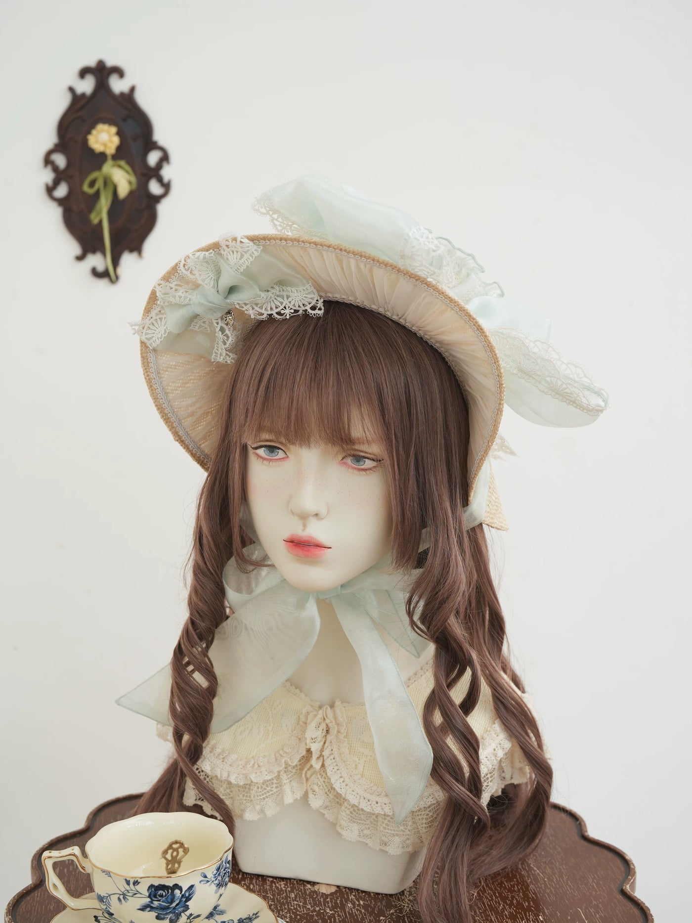 Star Box - Fresh Lace Bow - Natural Straw Hat with Lace Trim