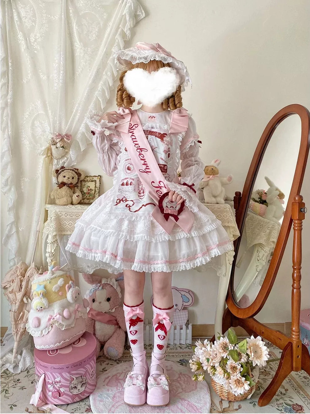 Pink Creamy OP set with strawberry-and-dessert print, bows and layered lace ruffles
