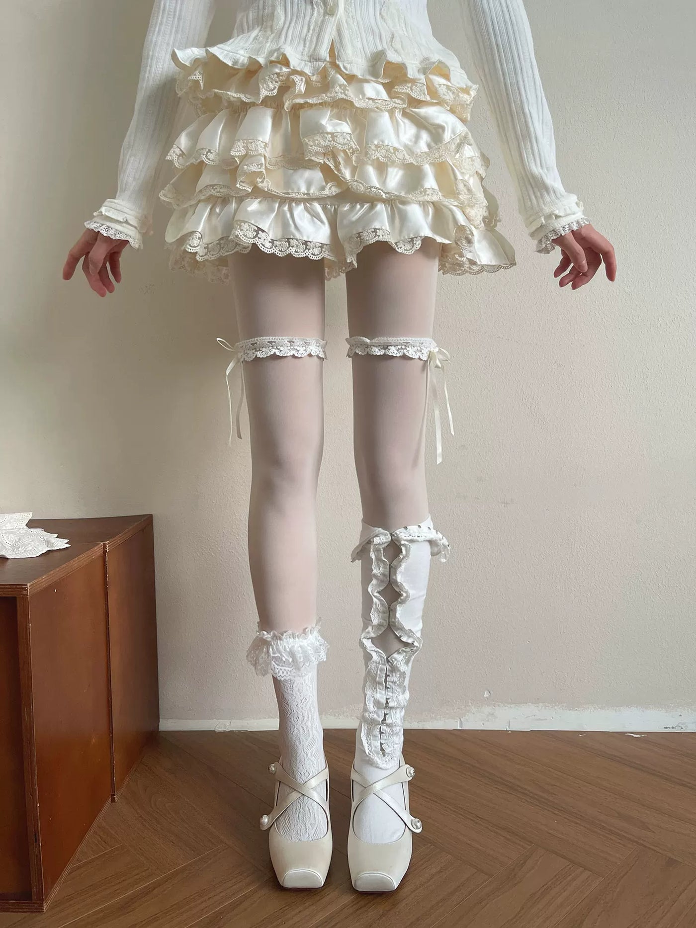 Sock Noble - Layered Lace - Hosiery set with bow and button-row details