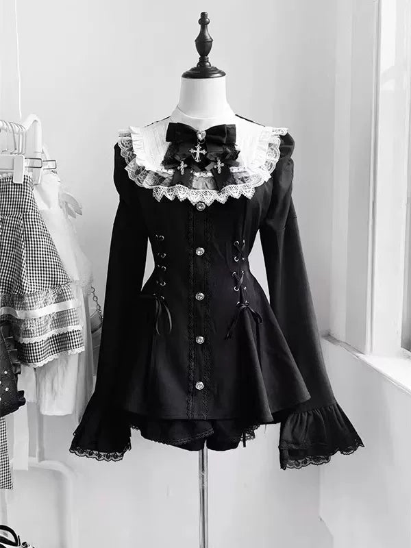 Black-and-white lace Lolita set displayed on a mannequin.