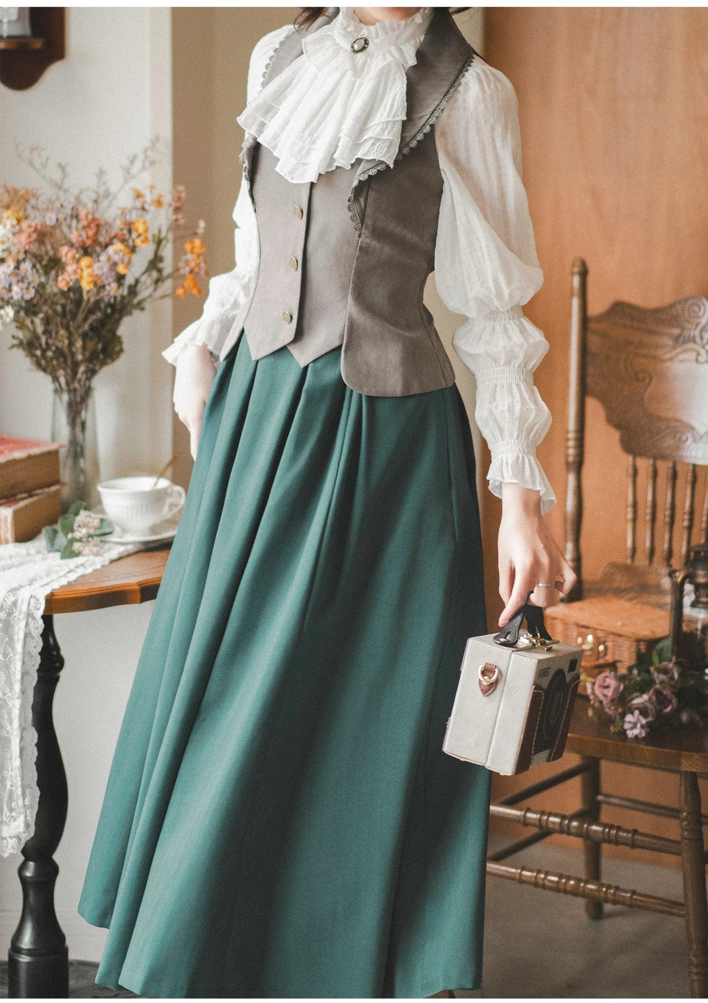 Forest Wardrobe - Misty Forest - White Classic Lolita Long Sleeve Blouse, Detachable Jabot