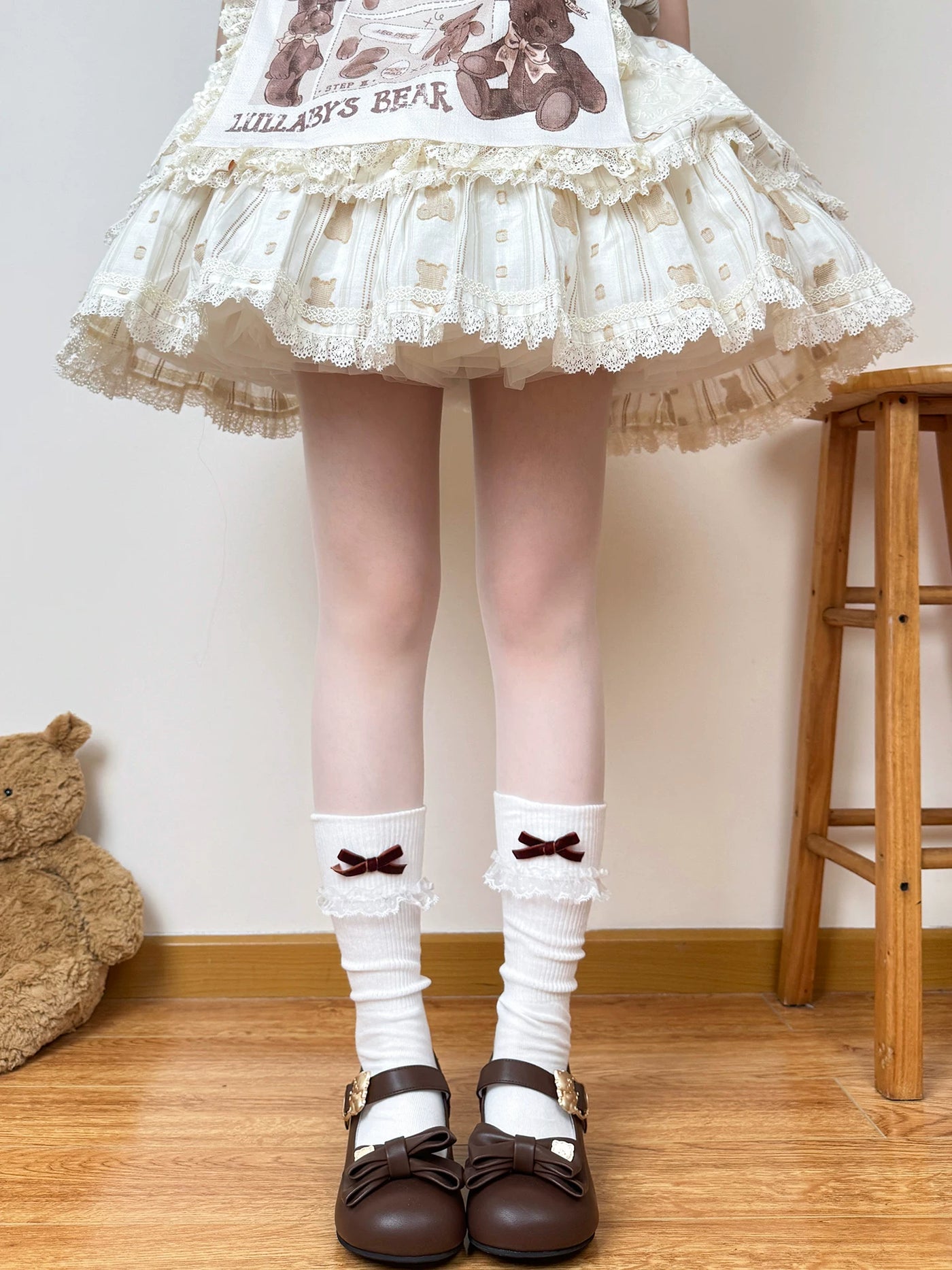 Chubby Bear Tales - Chocolate Bow - Slouch Socks with Lace-Ruffled Cuffs