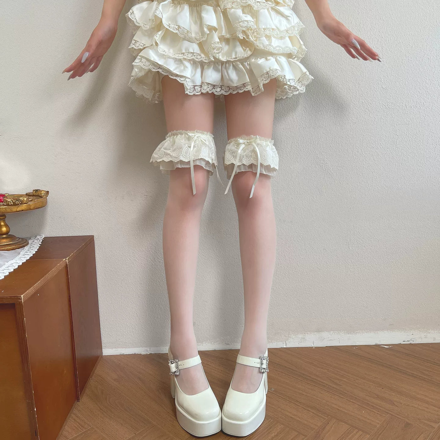 Sock Noble - White Court Lace - Socks with embroidered lace cuffs