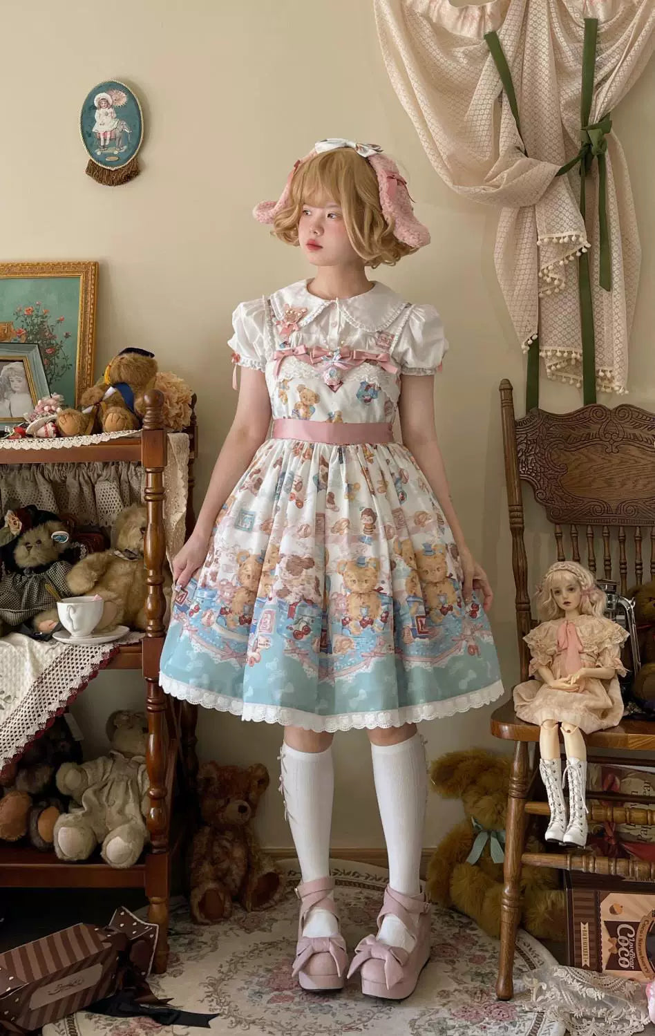 Sweetheart Dream Machine - Toy Anniversary Walnut Museum - White Puff-Sleeve Inner Shirt