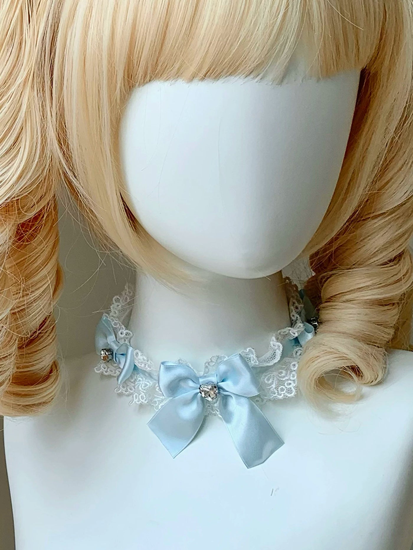roji roji - Sweetheart Ribbon - Choker with Lace Trim and Satin Bows