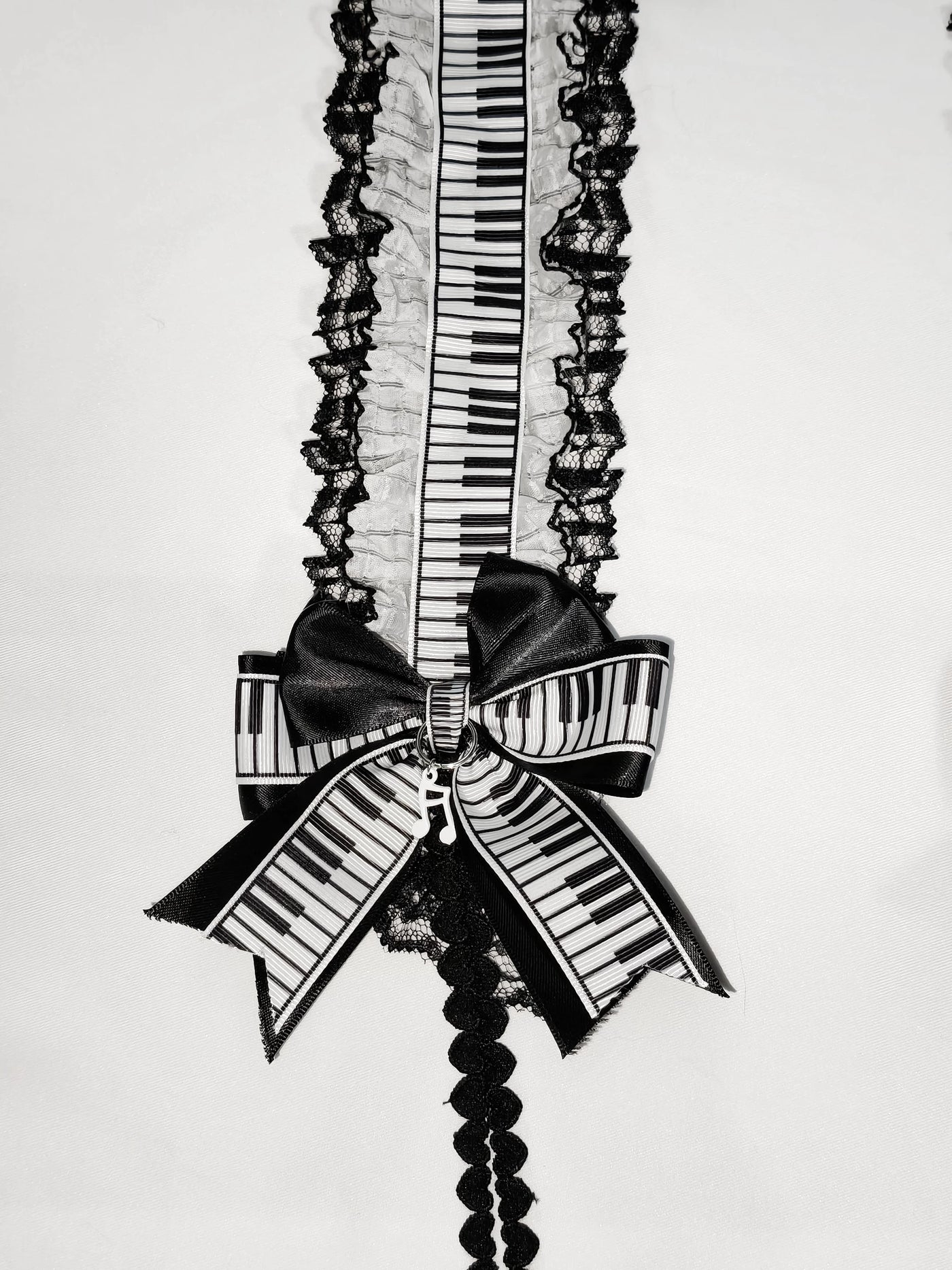 Dokisuru - Piano Keys - Black-and-White Piano-Key Hairband in Stripe and Bow Versions