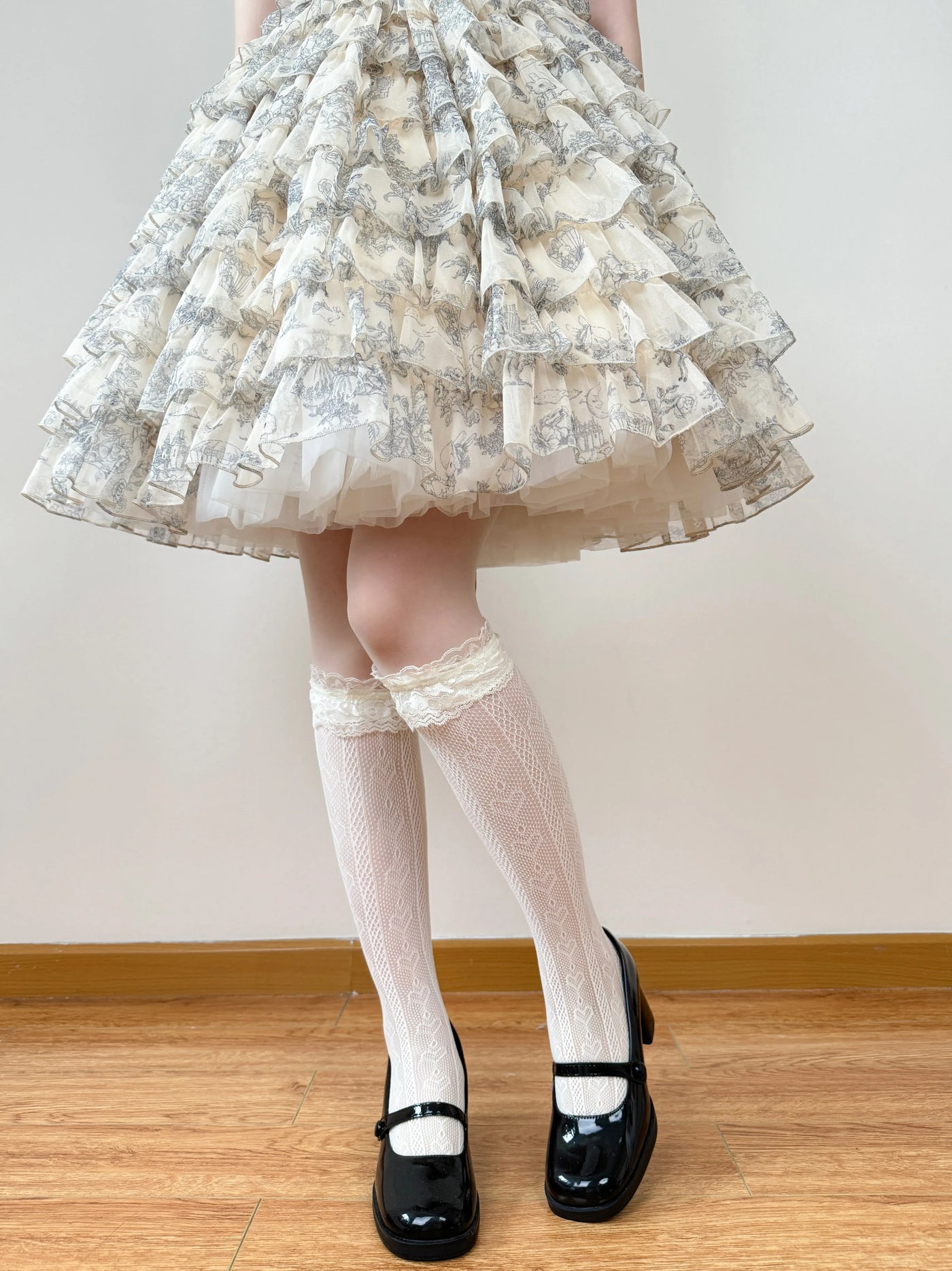 Chubby Bear Tales - Openwork Bow - Thin Mid-Calf Lace Socks with Bow Detail