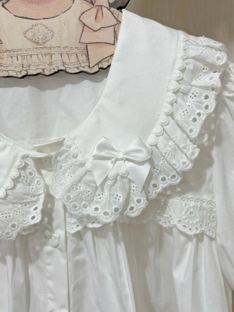 Cat Upon Cat - Lace Collar - Cotton Short-Sleeve Blouse